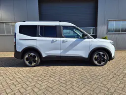 Ford Tourneo - photo 6