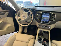 Volvo XC90 - photo 8