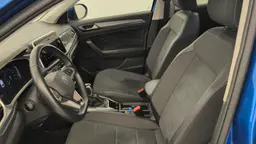 Volkswagen T-Roc - photo 9