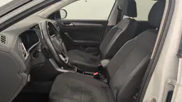 Volkswagen T-Roc - photo 17