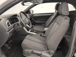 Volkswagen T-Roc - photo 15