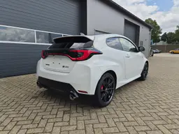 Toyota Yaris - photo 5