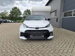 Toyota Yaris - photo 8