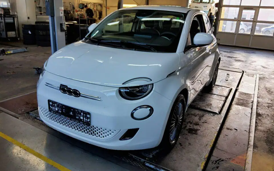 2023 Fiat 500e 42 kWh