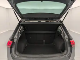 Volkswagen Tiguan - photo 11