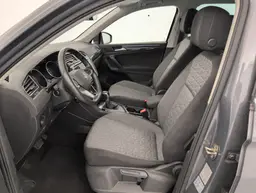 Volkswagen Tiguan - photo 16