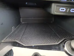 Volkswagen T-Roc - photo 18