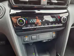 Toyota Yaris - photo 28