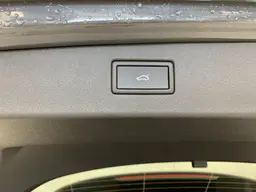 Volkswagen Tiguan - photo 13