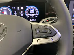 Volkswagen Tiguan - photo 17