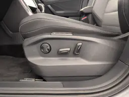Volkswagen T-Roc - photo 21