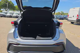 Toyota C-HR - photo 11