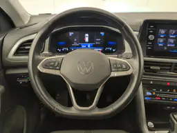 Volkswagen T-Roc - photo 14