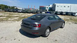 Skoda Superb - photo 10