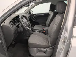 Volkswagen Tiguan - photo 16