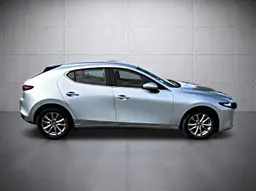 Mazda 2 - photo 4