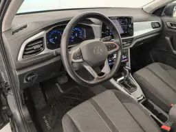 Volkswagen T-Roc - photo 15