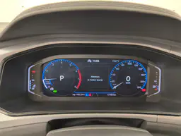 Volkswagen T-Roc - photo 23