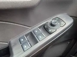 Ford Kuga - photo 16
