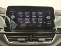 Volkswagen T-Roc - photo 17