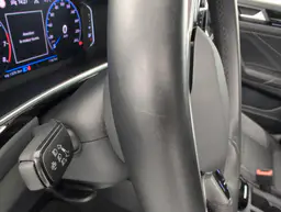 Volkswagen T-Roc - photo 32