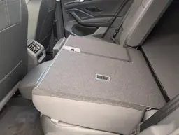 Volkswagen Tiguan - photo 13