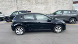 Renault Clio - photo 2