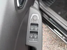 Renault Clio - photo 17