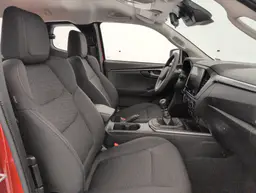 Isuzu D-Max - photo 9